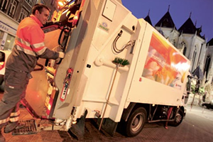 Un camion de ramassage des déchets