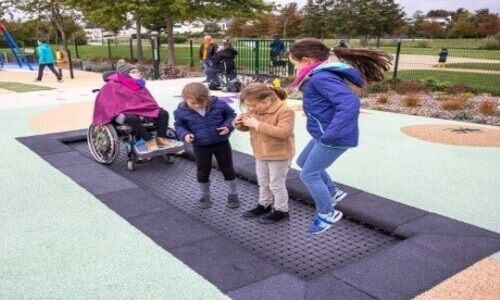 Lien vers 03 - trampoline pour tous !
